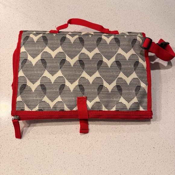 Skip Hop Portable Travel Changing Pad Clutch Gray Chevron Red Hearts Baby - Picture 2 of 8